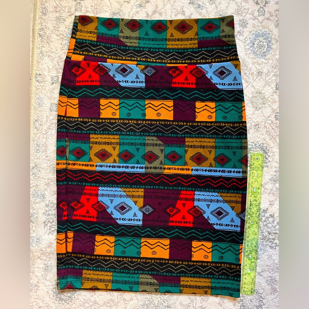 LulaRoe geometrical patterned pencil skirt